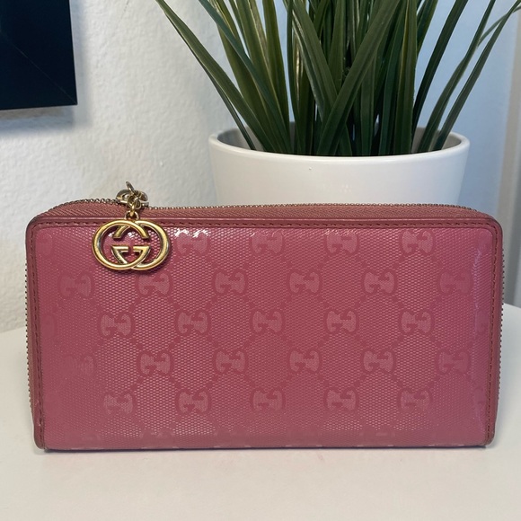 EUC GUCCI Imprimé Zip Wallet With GG Icon Charm Zipper Pull - Picture 2 of 10